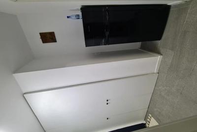 Inchiriez garsoniera, situata la gura de metrou Costin Georgian - 4