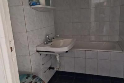 Spațiu comercial, de 48 mp, în Decebal - 4