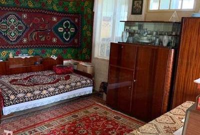 Casă cu 3 camere în Novaci