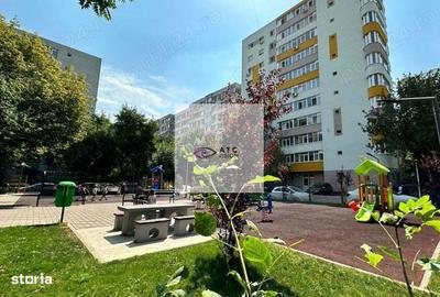 Apartament cu 4 camere semidecomandat în Mărgeanului