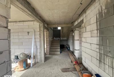 Casă cu 5 camere cu Teren 1414 Mp în Știuca - 17