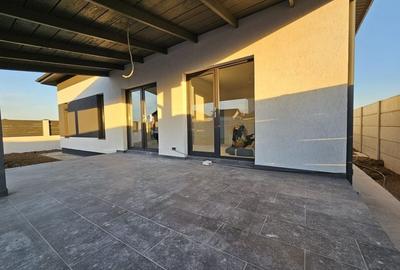 Casa Superba cu 3 camere și Terasă Acoperită lângă Pădure - 11