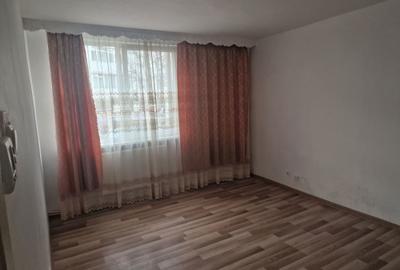 Garsonieră decomandată în Central - 2