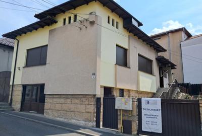 Casă cu 4 camere cu Teren 280 Mp în Andrei Mureșanu