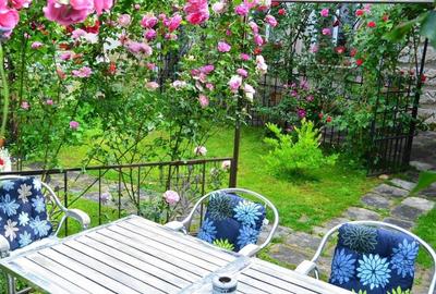 Apartament cu 8 camere decomandat în Central - 2