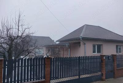 Casă cu Teren 1000 Mp în Central - 1