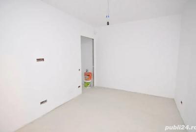 Vand apartament 3 camere cu balcon P 8, Str Viorele vis-a-vis de ?coala 97 Tineretului - 7