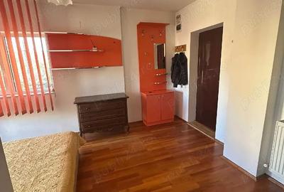 Garsonieră decomandată în Central - 4