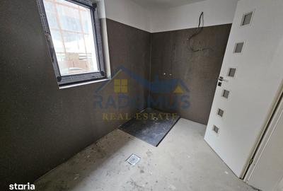 Casă cu 8 camere cu Teren 600 Mp în Central - 2