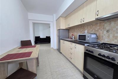 Apartament cu 2 camere semidecomandat, mobilat în Tractorul - 7