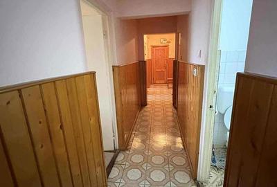Apartament cu 3 camere decomandat în Simeria - 1