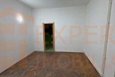 Casă individuală cu 4 camere cu Canalizare în Central - 4
