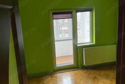 Apartament cu 3 camere decomandat în Central - 1