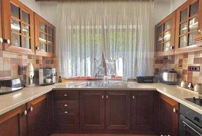 Casă cu 7 camere cu Teren 868 Mp în Soarelui - 16