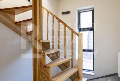 Casă individuală cu 8 camere cu Canalizare în 1 Mai - 44