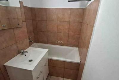 Apartament cu 2 camere semidecomandat în Centrul Civic
