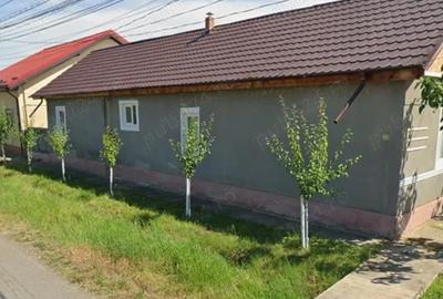 Casă cu 4 camere cu Teren 521 Mp în Central - 1