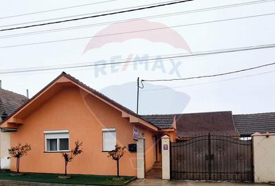 Casă cu 3 camere cu Teren 1262 Mp în Hidiș - 2