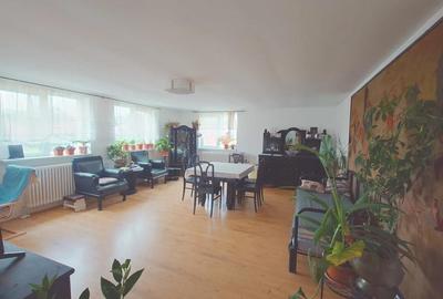 Casă cu 4 camere cu Teren 232 Mp în Central - 1