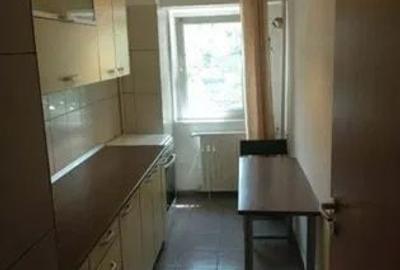 Garsonieră decomandată în Vitan