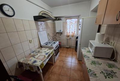 Apartament cu 4 camere, decomandat, etaj 2/4, zona Dacia - 6