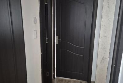 Apartament cu 3 camere semidecomandat în Central - 1