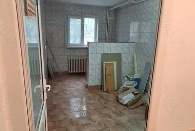 Apartament spa?ios cu 4 camere in zona Pie?ei Rahova - 3