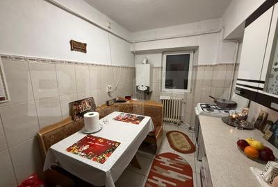 Apartament de 4 camere, 2 bai si 2 balcoane, 92 mp totali, zona Dacia - 7