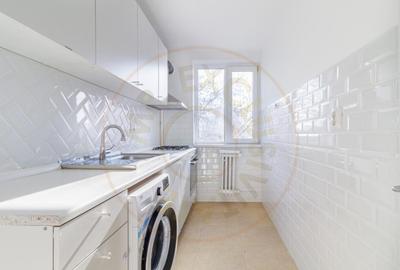 Apartament cu 3 camere decomandat, mobilat în Berceni