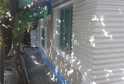 Casă cu 3 camere cu Teren 400 Mp în Huși