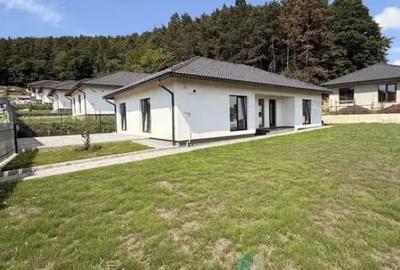 Casă cu 4 camere cu Teren 500 Mp în Central