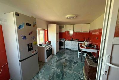 Casă cu 4 camere în Nisipari - 1