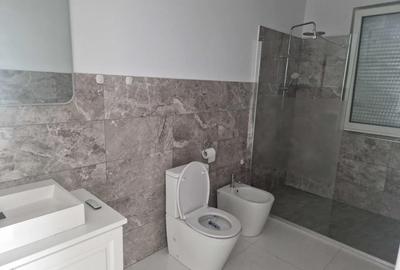 Casă cu 5 camere cu Teren 586 Mp în Horia - 4