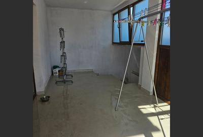 Casa Strejnicu: 150m², 3 dormitoare, 2 băi, 2 garaje - 18