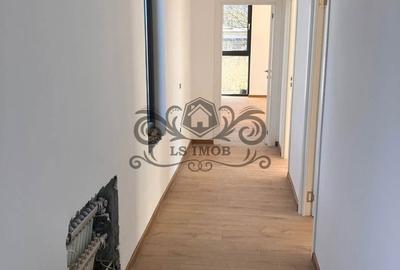 Casă cu 4 camere cu Teren 540 Mp în Cristian