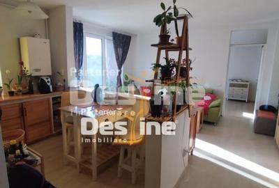 Apartament cu 3 camere semidecomandat, mobilat în Republicii - 2