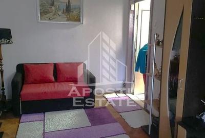 Apartament cu 3 camere, semidecomandat,etaj intermediar Sagului - 2