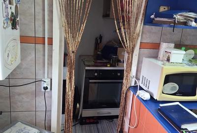 Apartament cu 4 camere decomandat în Zimnicea - 4