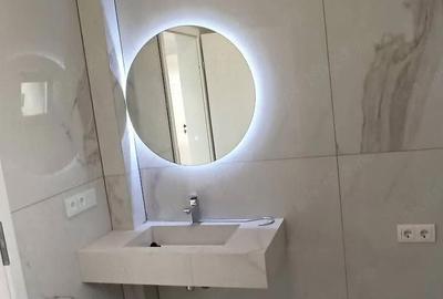 Casă cu 7 camere cu Teren 300 Mp în Central