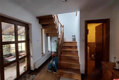 Casa mare pentru 2 familii sau pentru afacere - 20