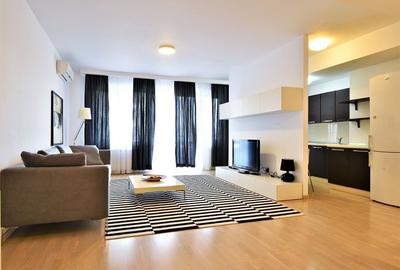 Apartament cu 4 camere semidecomandat, mobilat în Băneasa