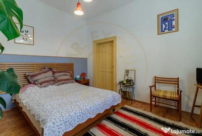 Apartament cu 4 camere decomandat în P-ța Unirii - 14