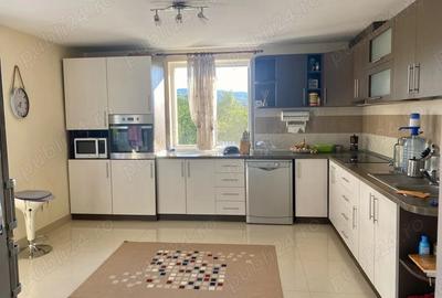 Casă cu 4 camere cu Teren 450 Mp în Central - 5