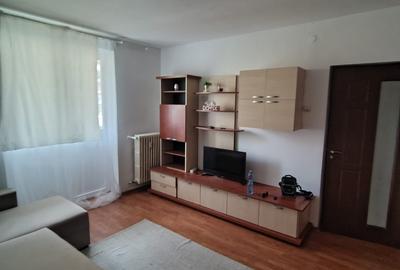 Apartament cu 2 camere semidecomandat în Mihai Bravu