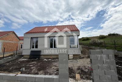 Casă individuală cu 4 camere cu Canalizare în Jucu de Sus - 2