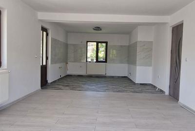 Casă cu 3 camere cu Teren 450 Mp în Vălenii de Munte - 4