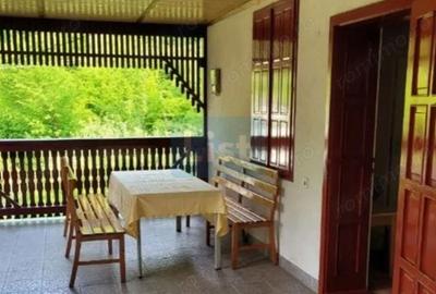 Casă cu Teren 2000 Mp în Răstolița - 5