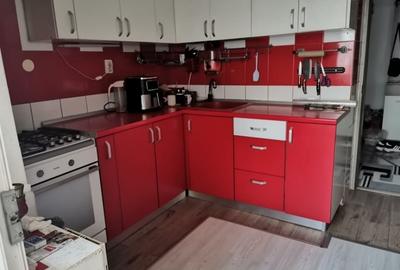 3 camere decomandat - Pacurari-  etaj 1- 70 mp - 122900 euro 3 camere decomandat - Pacurari-  etaj 1- 70 mp - 122900 euro - 3