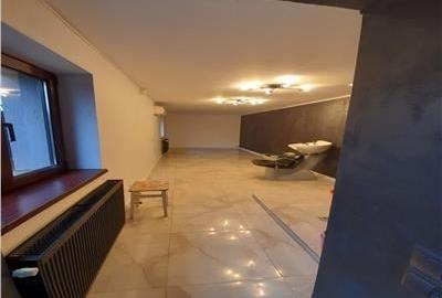 Casă cu 4 camere în P-ța Mihai Viteazu