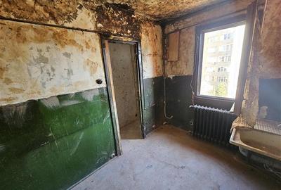 Apartament cu 2 camere semidecomandat în Micro I - 16